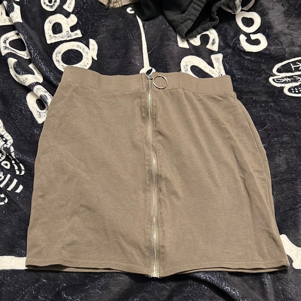 OLIVE ZIP SKIRT